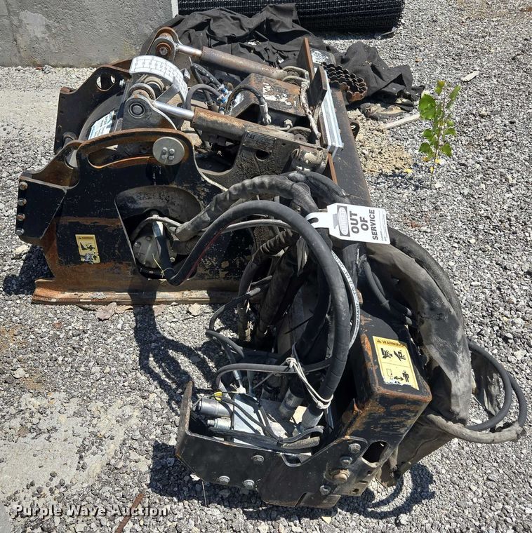 image for item DL4457 Caterpillar PC203 skid steer cold planer