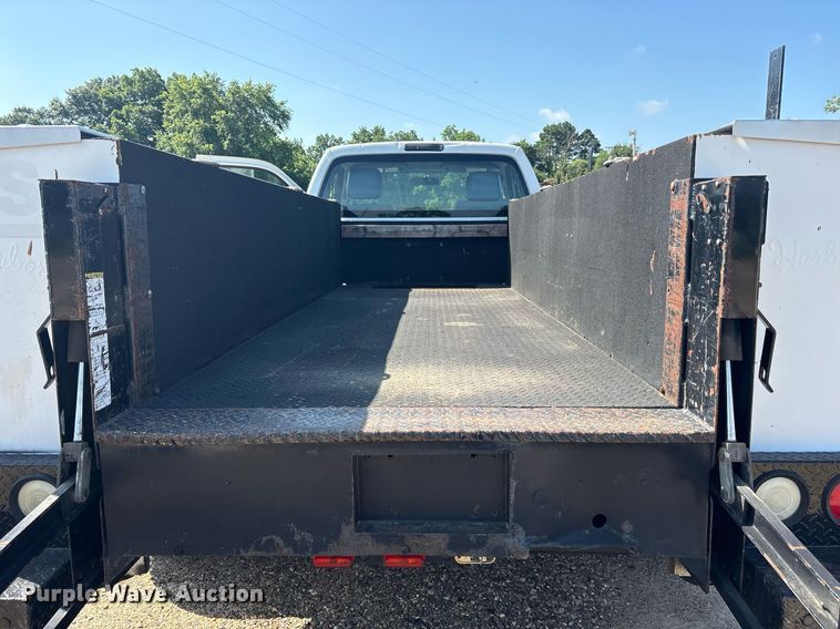 image for item DM1923 2015 Ford F550 Super Duty XL utility / service truck