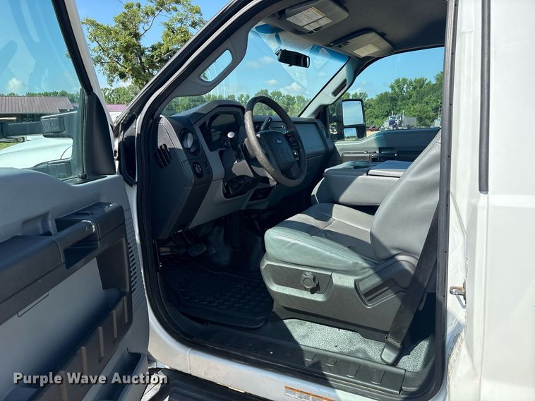 image for item DM1923 2015 Ford F550 Super Duty XL utility / service truck