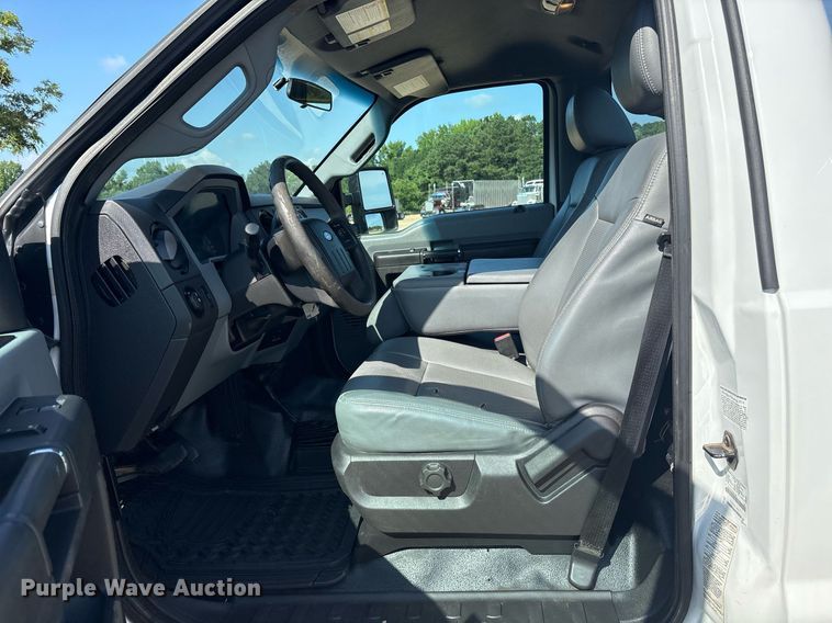 image for item DM1923 2015 Ford F550 Super Duty XL utility / service truck