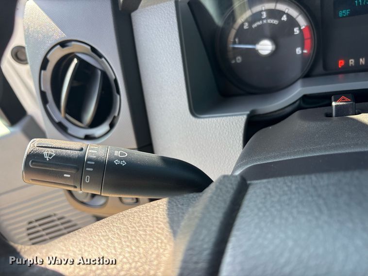 image for item DM1923 2015 Ford F550 Super Duty XL utility / service truck