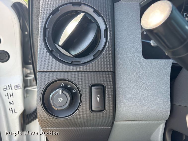 image for item DM1923 2015 Ford F550 Super Duty XL utility / service truck