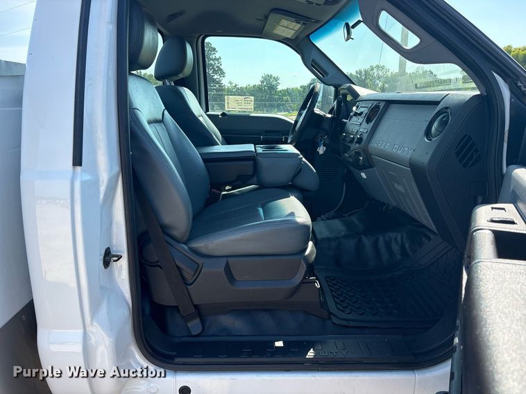 image for item DM1923 2015 Ford F550 Super Duty XL utility / service truck