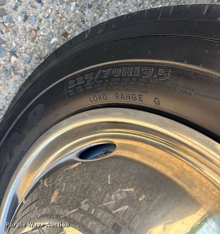 image for item DM1923 2015 Ford F550 Super Duty XL utility / service truck