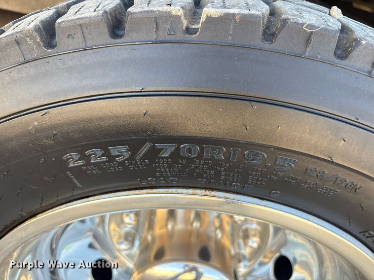 image for item DM1923 2015 Ford F550 Super Duty XL utility / service truck