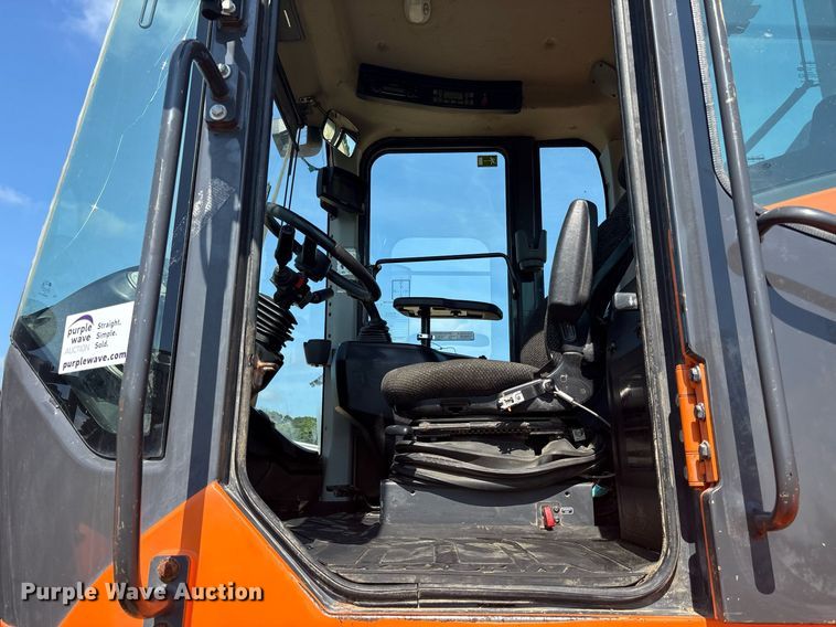 image for item DM1924 Doosan DL220-5 wheel loader