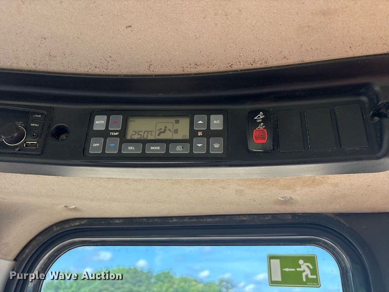 image for item DM1924 Doosan DL220-5 wheel loader