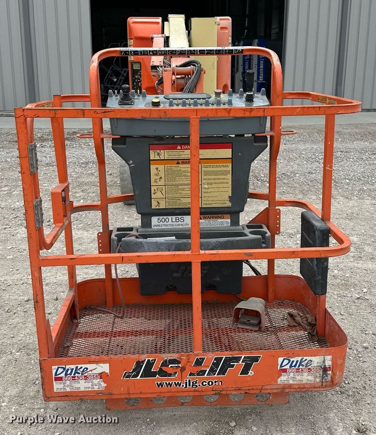 image for item DR3751 2006 JLG E300AJP boom lift
