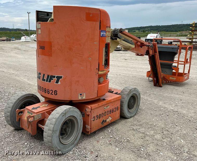 image for item DR3751 2006 JLG E300AJP boom lift