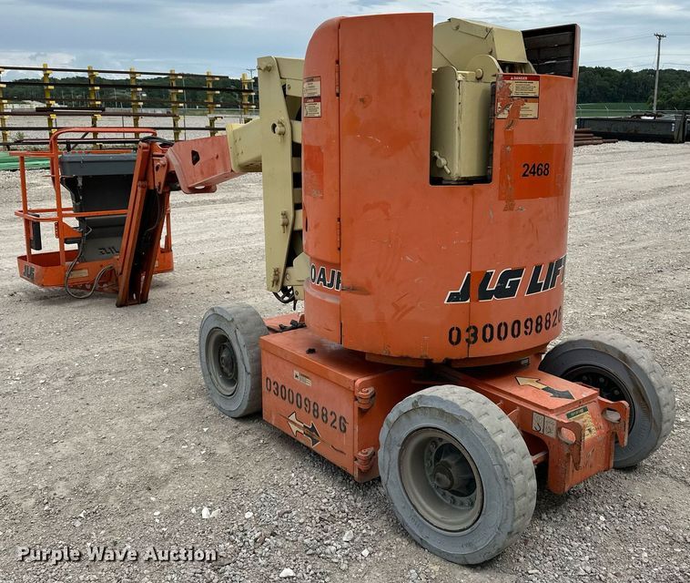 image for item DR3751 2006 JLG E300AJP boom lift