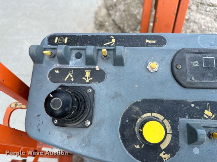 image for item DR3751 2006 JLG E300AJP boom lift