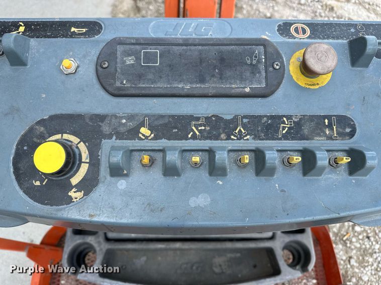 image for item DR3751 2006 JLG E300AJP boom lift