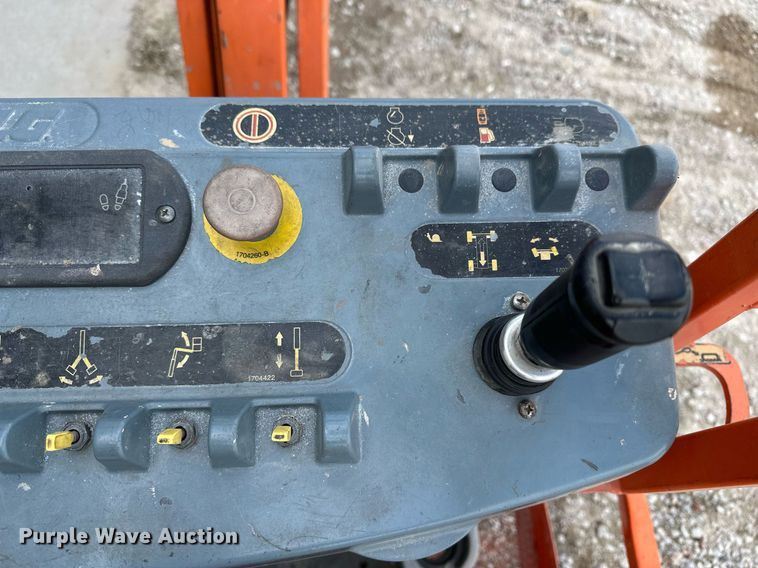 image for item DR3751 2006 JLG E300AJP boom lift