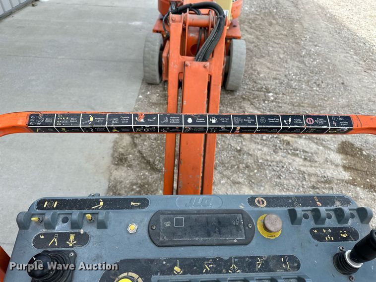 image for item DR3751 2006 JLG E300AJP boom lift