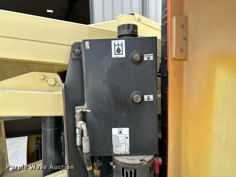 image for item DR3751 2006 JLG E300AJP boom lift