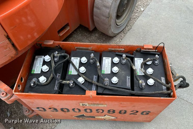 image for item DR3751 2006 JLG E300AJP boom lift