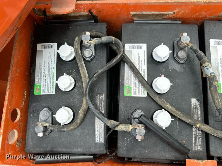 image for item DR3751 2006 JLG E300AJP boom lift