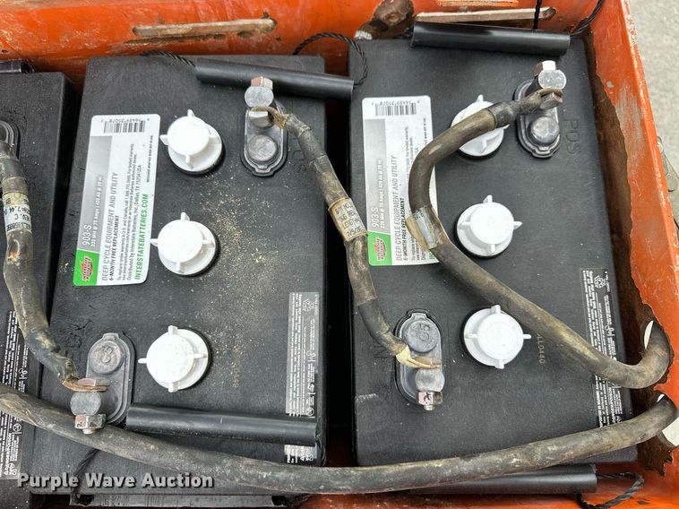 image for item DR3751 2006 JLG E300AJP boom lift