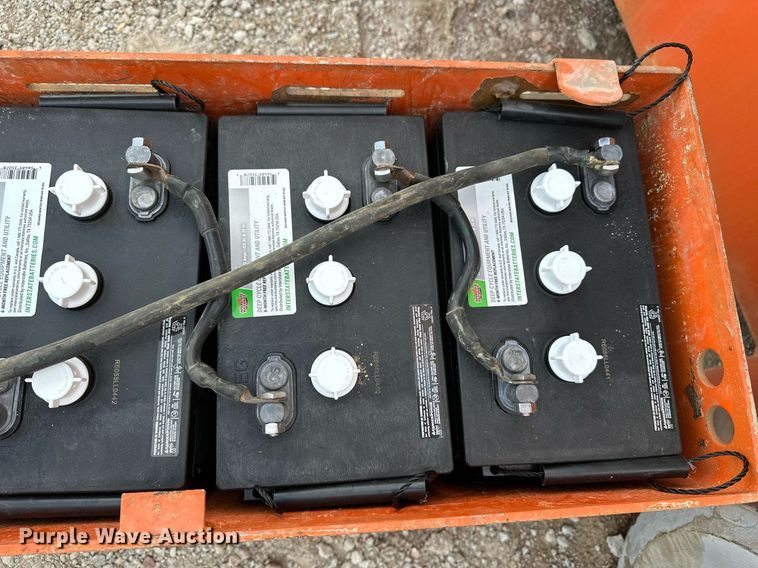 image for item DR3751 2006 JLG E300AJP boom lift