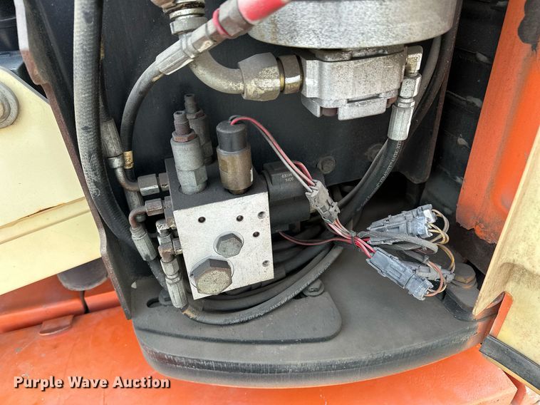 image for item DR3751 2006 JLG E300AJP boom lift