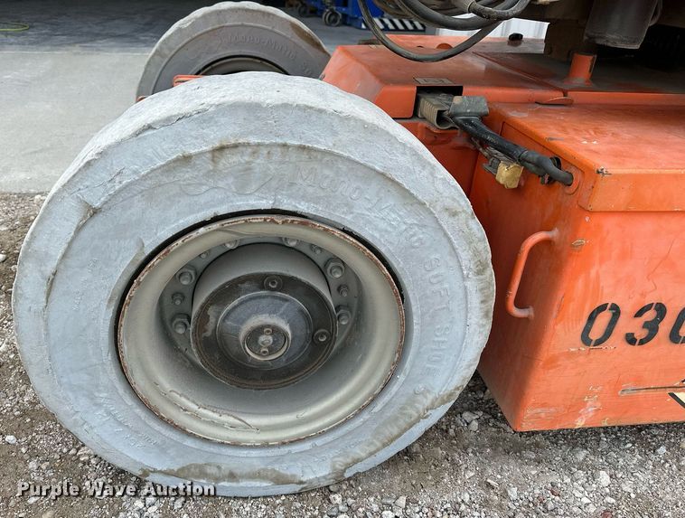 image for item DR3751 2006 JLG E300AJP boom lift