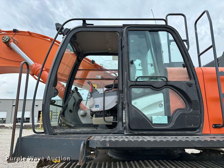 image for item DR3757 2017 Hitachi Zaxis 470LC-6 excavator