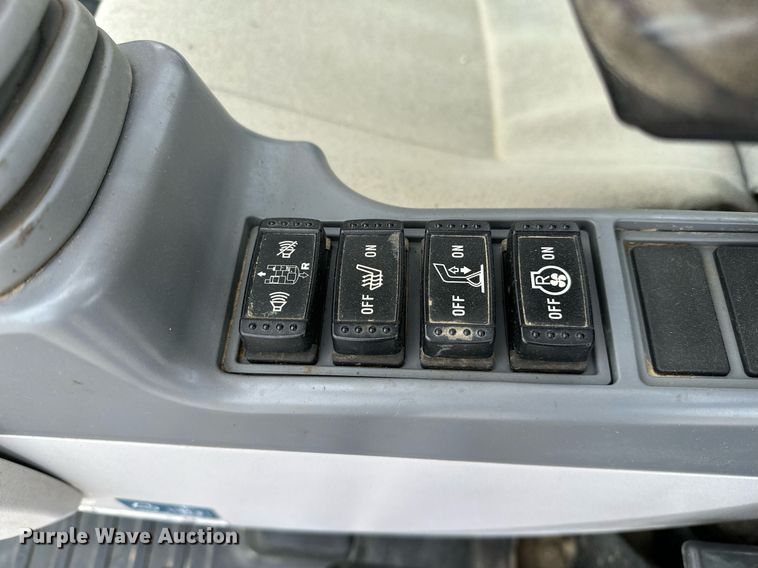 image for item DR3757 2017 Hitachi Zaxis 470LC-6 excavator