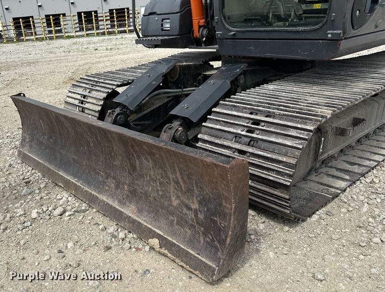 image for item DR3759 2012 Hitachi Zaxis 120-3 excavator