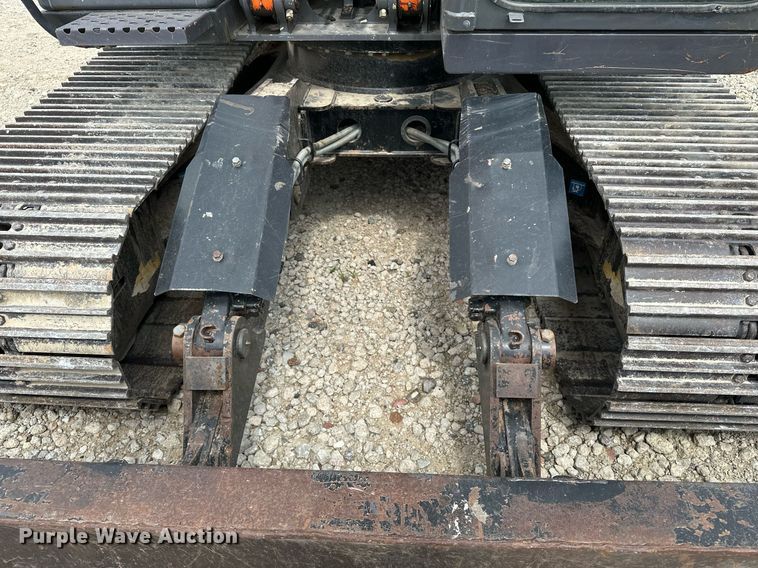 image for item DR3759 2012 Hitachi Zaxis 120-3 excavator