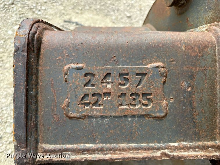 image for item DR3759 2012 Hitachi Zaxis 120-3 excavator