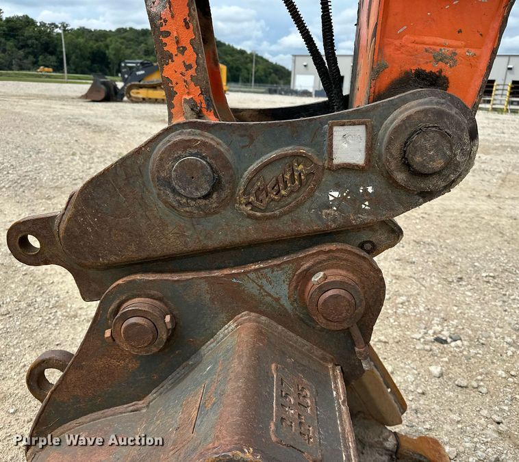 image for item DR3759 2012 Hitachi Zaxis 120-3 excavator