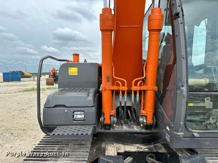 image for item DR3759 2012 Hitachi Zaxis 120-3 excavator