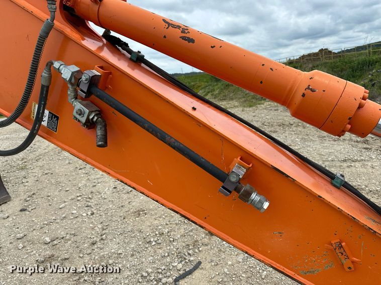 image for item DR3759 2012 Hitachi Zaxis 120-3 excavator