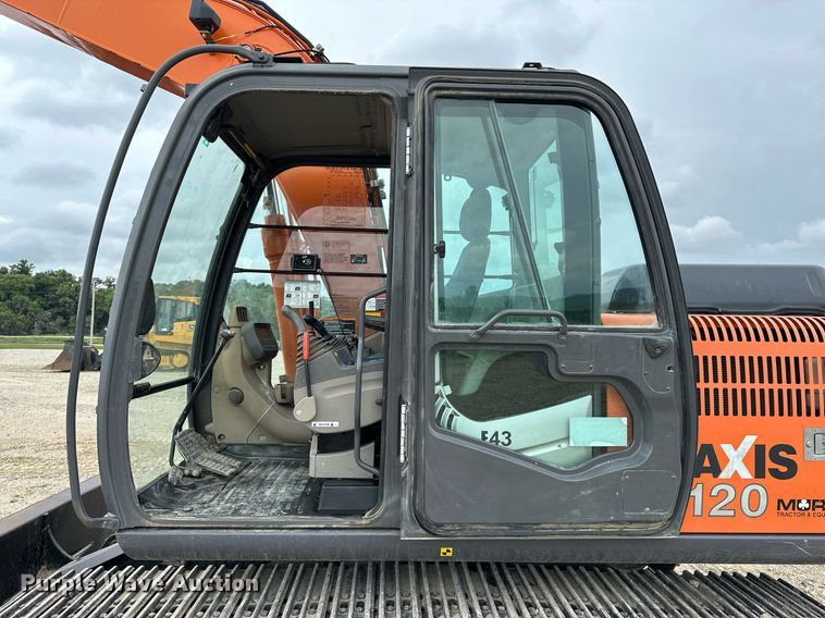 image for item DR3759 2012 Hitachi Zaxis 120-3 excavator