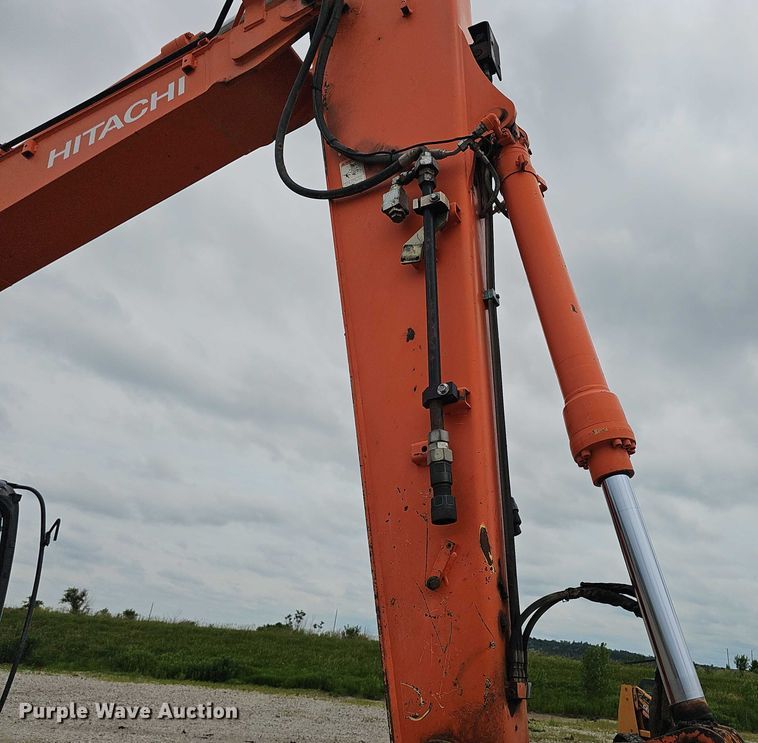 image for item DR3760 2014 Hitachi Zaxis 135 US-5N excavator