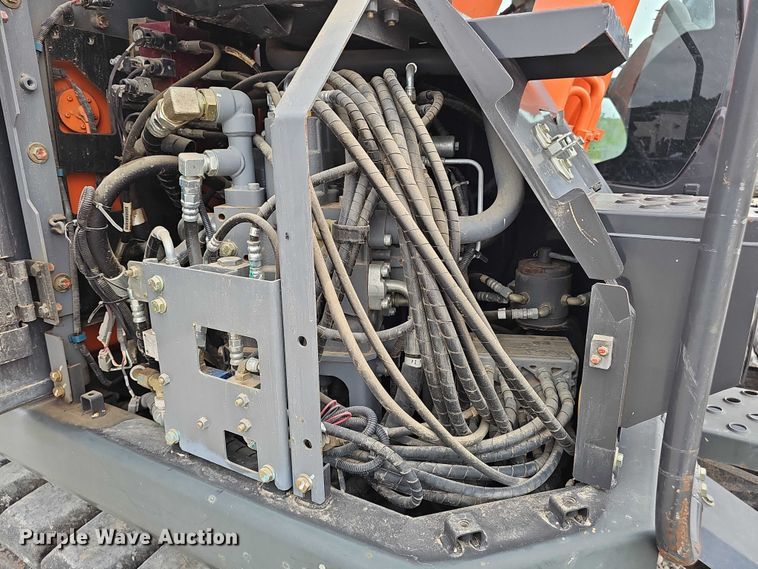 image for item DR3760 2014 Hitachi Zaxis 135 US-5N excavator