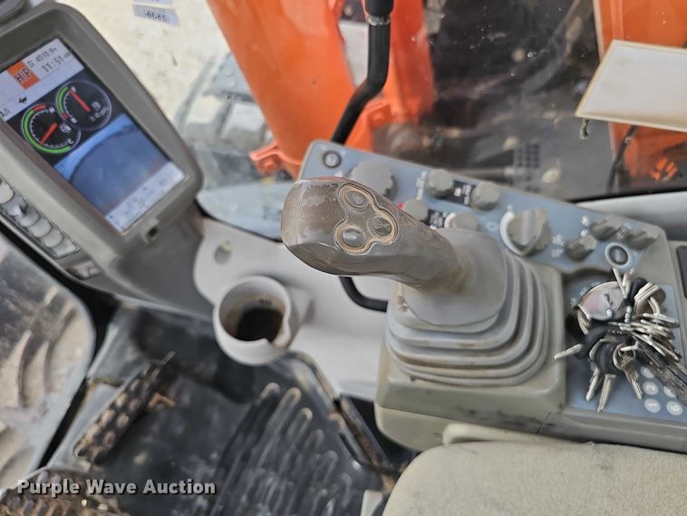 2014 Hitachi Zaxis 135 US-5N excavator in Crescent, IA
