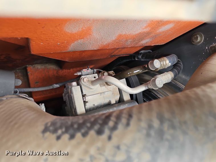 image for item DR3760 2014 Hitachi Zaxis 135 US-5N excavator