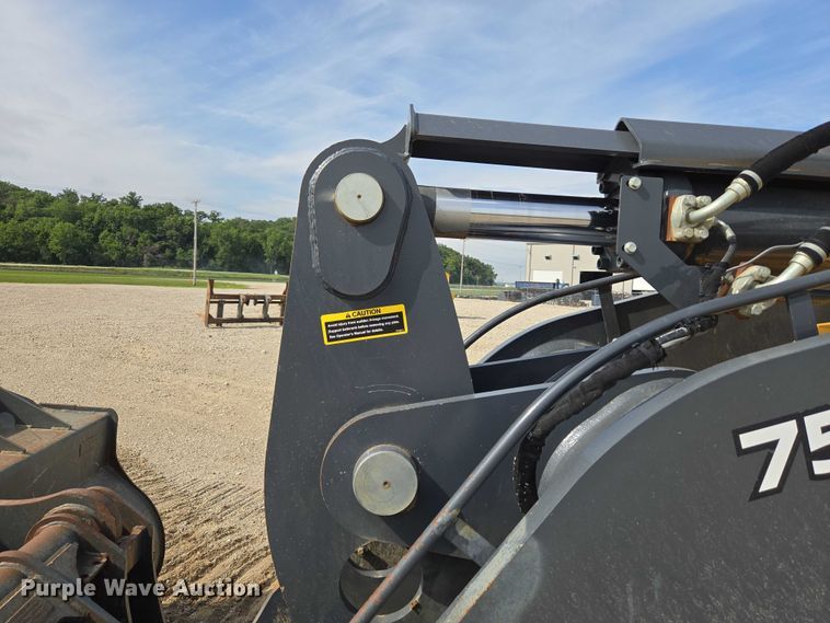 image for item DR3761 2017 John Deere 755K track loader
