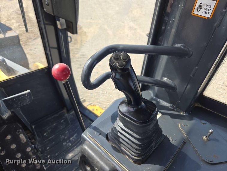 image for item DR3761 2017 John Deere 755K track loader