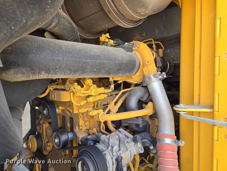 image for item DR3761 2017 John Deere 755K track loader