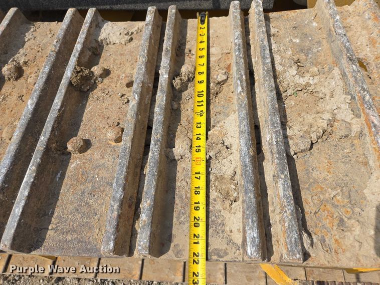 image for item DR3761 2017 John Deere 755K track loader