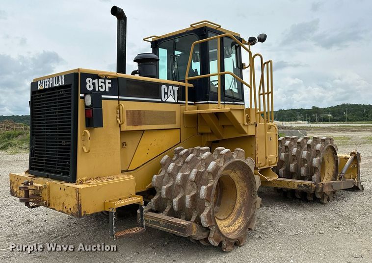 image for item DR3762 2004 Caterpillar 815F soil compactor