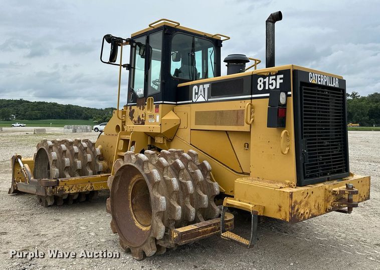 image for item DR3762 2004 Caterpillar 815F soil compactor