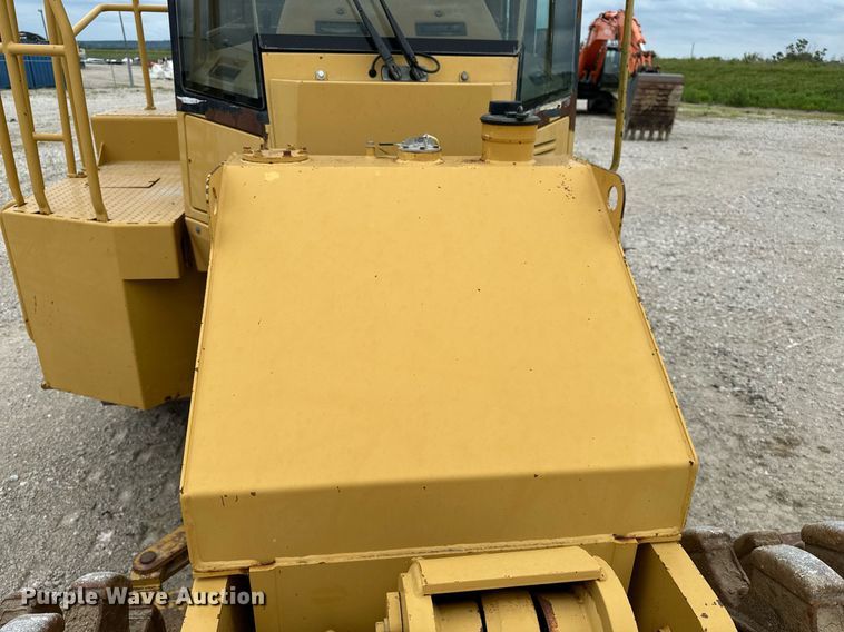 image for item DR3762 2004 Caterpillar 815F soil compactor