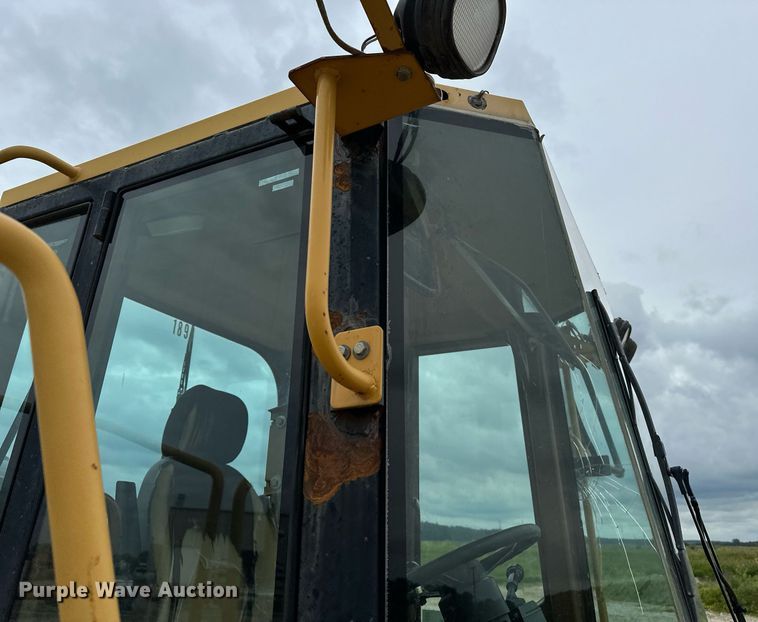 image for item DR3762 2004 Caterpillar 815F soil compactor