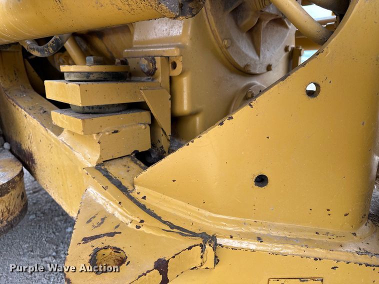 image for item DR3762 2004 Caterpillar 815F soil compactor