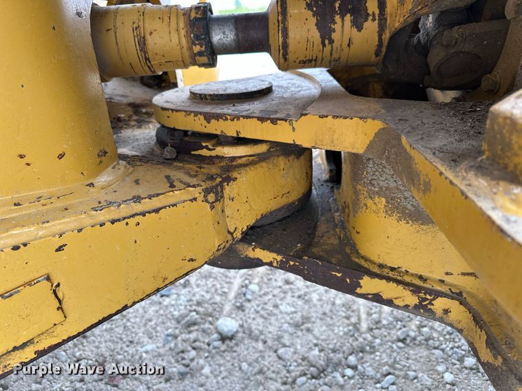 image for item DR3762 2004 Caterpillar 815F soil compactor