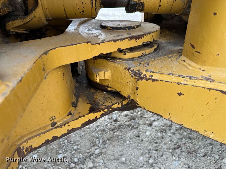 image for item DR3762 2004 Caterpillar 815F soil compactor