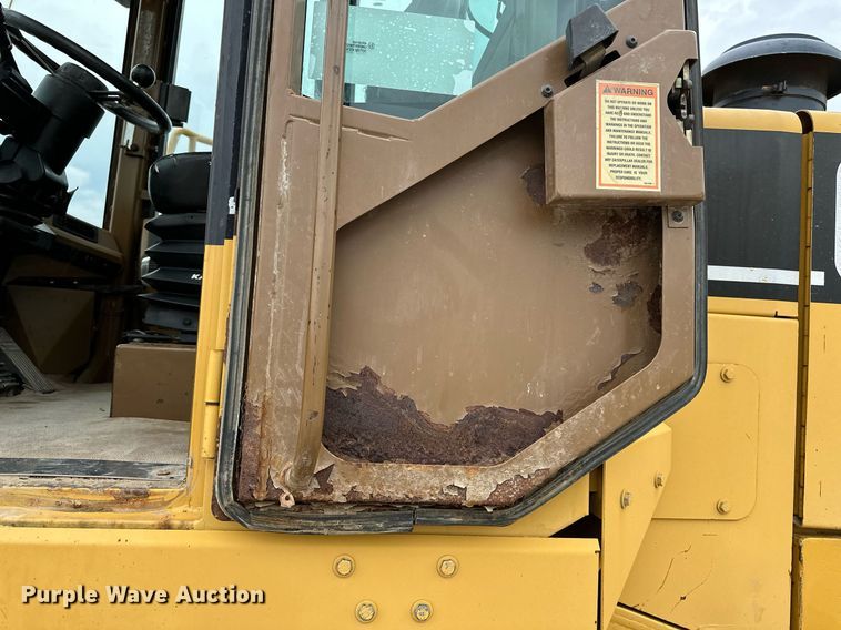 image for item DR3762 2004 Caterpillar 815F soil compactor